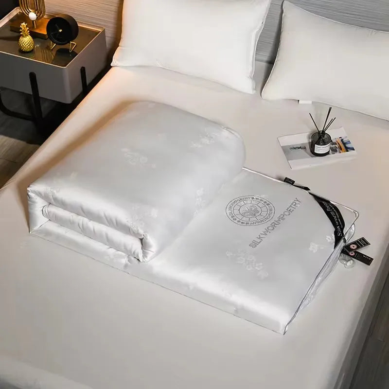 Luxury Winter Duvet | 100% Mulberry Silk Down Comforter with Thick Core | Optimal Warmth for Cold Nights