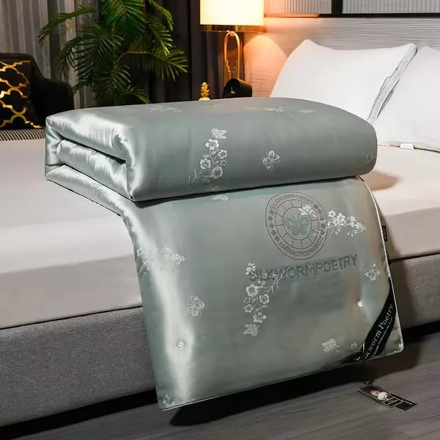 Luxury Winter Duvet | 100% Mulberry Silk Down Comforter with Thick Core | Optimal Warmth for Cold Nights