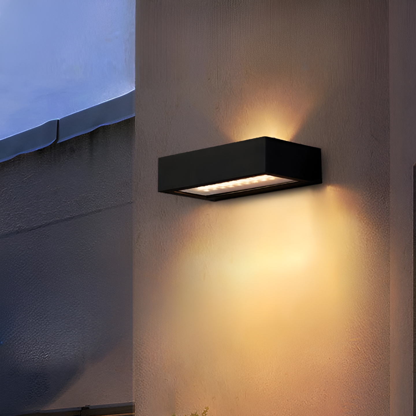 Solaris | Outdoor Wall Lamp with Solar Recharge & Automatic Sensor | IP65 Waterproof Design for Eco-Friendly Illumination