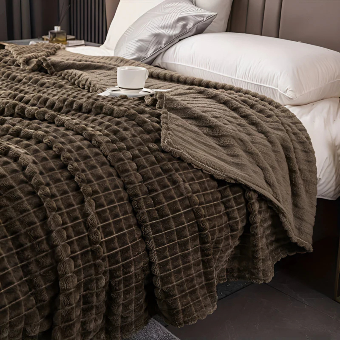 Ultra-Soft Fleece Blanket with Extra Warm Insulation | Cozy Throw for Comfort