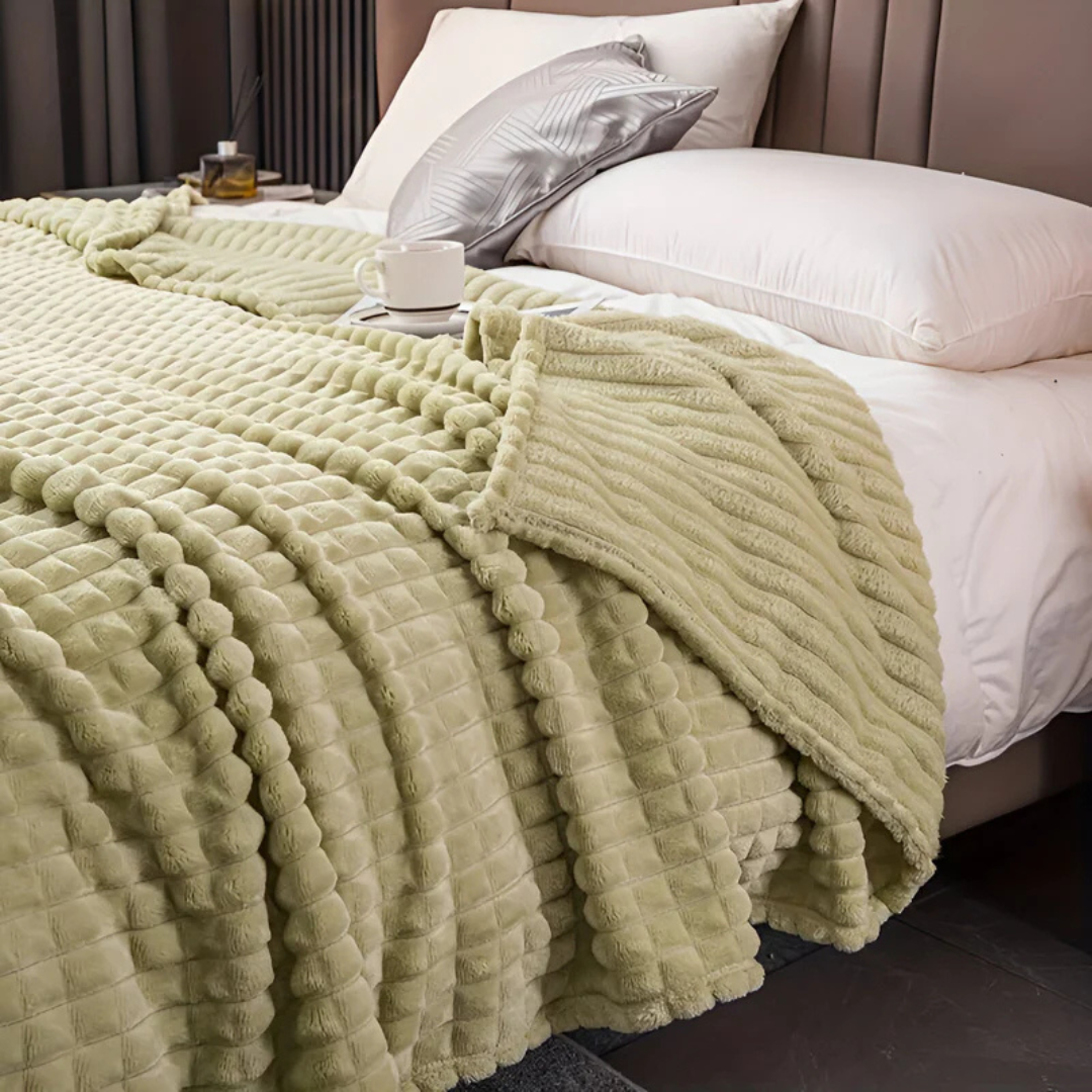 Ultra-Soft Fleece Blanket with Extra Warm Insulation | Cozy Throw for Comfort